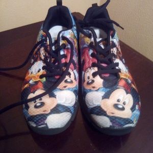 Mickey Mouse shoes sizeM7 F9